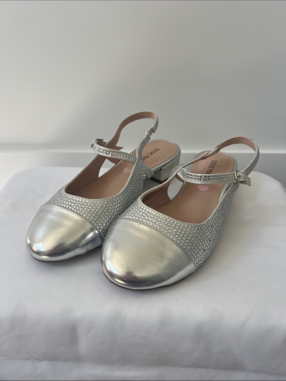 Steve Madden Silver Sparkle Slingback Dress Shoes for Kids